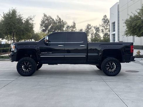 Used 2015 GMC Sierra 2500 Denali w/ Duramax Plus Package image 6