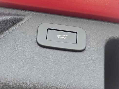 New 2026 Land Rover Discovery Sport Landmark AWD/4WD image 18