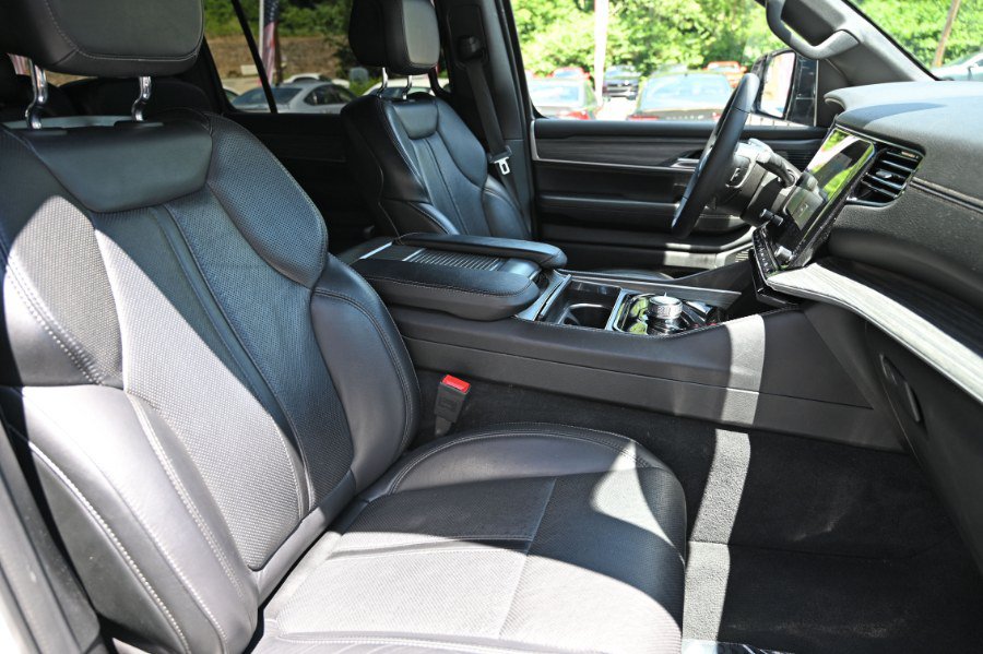 Used 2024 Jeep Wagoneer Series II w/ Flexible Seating Group AWD/4WD image 23