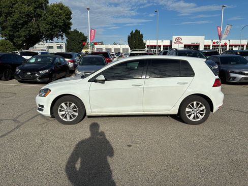 Used 2017 Volkswagen Golf S FWD image 9