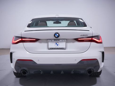 Used 2024 BMW 430i Coupe w/ M Sport Package RWD image 5