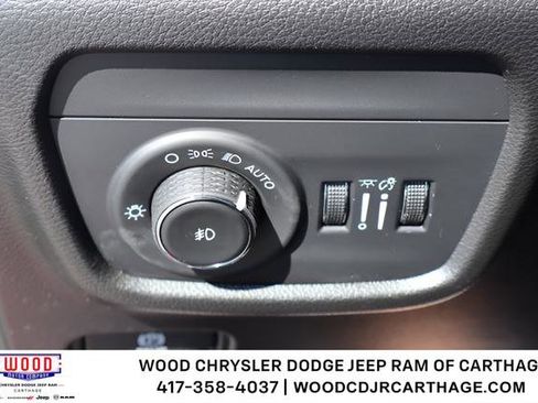Used 2025 Jeep Grand Cherokee Overland w/ Trailer Tow Package AWD/4WD image 13
