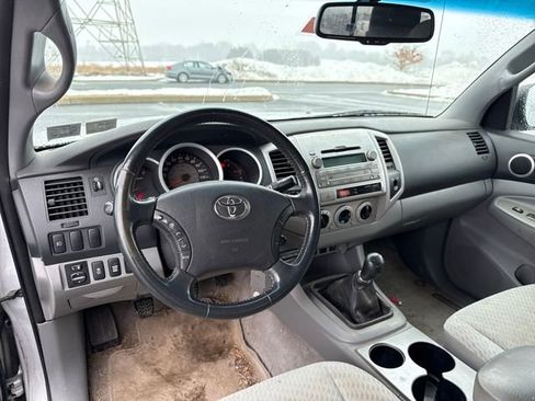 Used 2010 Toyota Tacoma 4x4 Access Cab V6 image 16