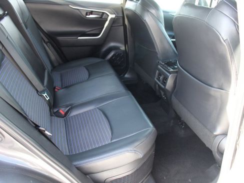 Used 2022 Toyota RAV4 XSE AWD/4WD image 18