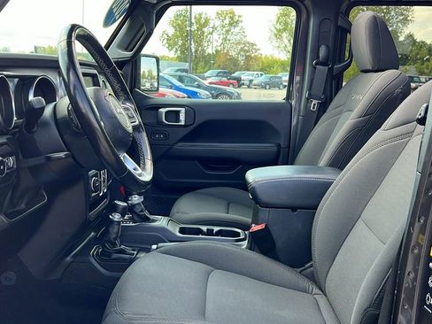 Used 2020 Jeep Wrangler Unlimited Sahara w/ Safety Group image 9