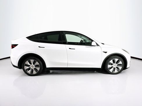 Used 2023 Tesla Model Y Long Range image 10