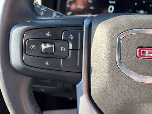 Used 2024 GMC Yukon SLT AWD/4WD image 18