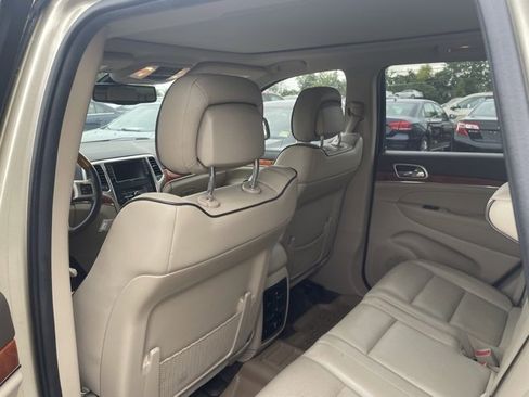 Used 2011 Jeep Grand Cherokee Overland image 14