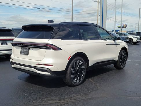 New 2026 Lincoln Nautilus Reserve w/ Jet Appearance Package AWD/4WD image 4