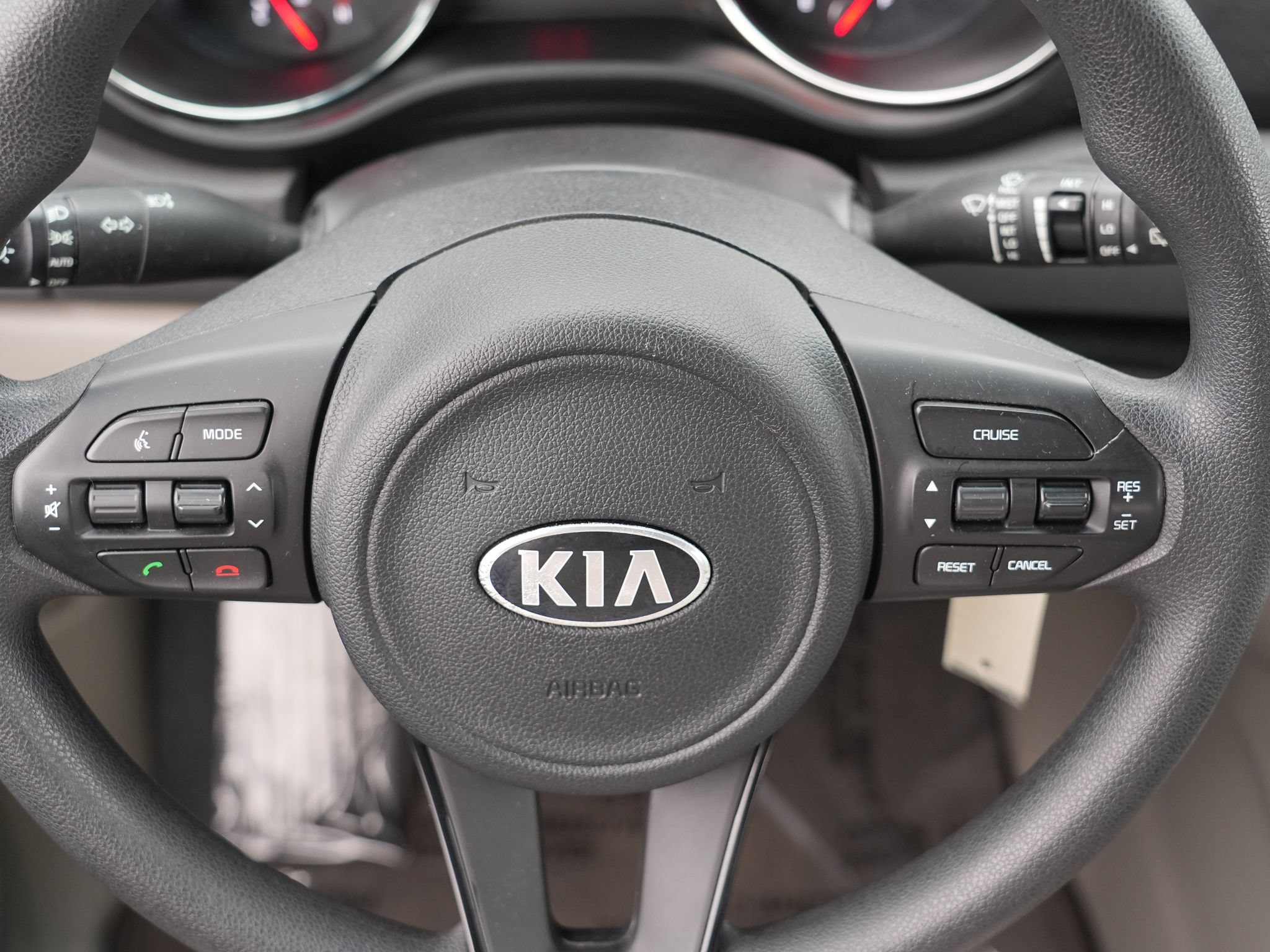 Used 2018 Kia Sedona L FWD image 23