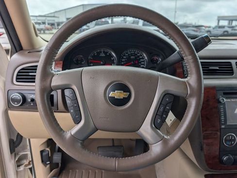 Used 2014 Chevrolet Suburban LTZ image 15