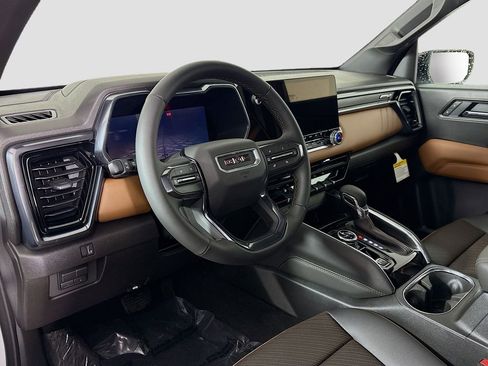 New 2026 GMC Canyon AT4 w/ Technology Plus Package AWD/4WD image 9