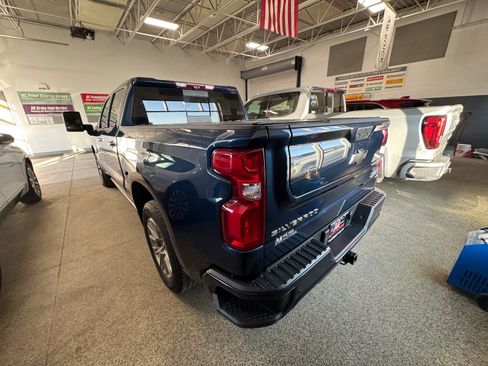 Used 2021 Chevrolet Silverado 1500 High Country w/ Technology Package image 7
