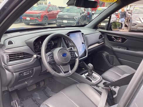 Used 2025 Subaru Forester Limited AWD/4WD image 12