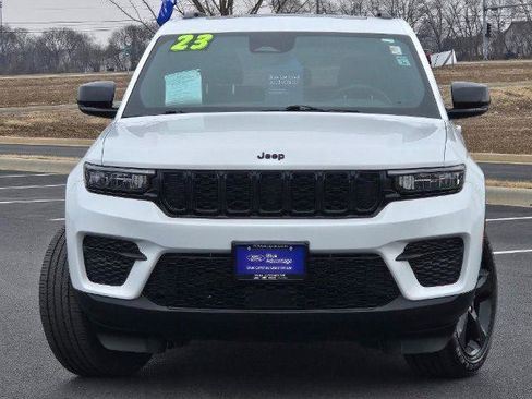 Used 2023 Jeep Grand Cherokee Altitude image 3