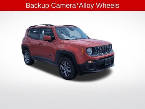 Used 2016 Jeep Renegade Latitude w/ Popular Equipment Group AWD/4WD image 3