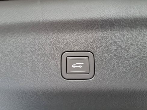 New 2026 GMC Yukon Denali Ultimate AWD/4WD image 7