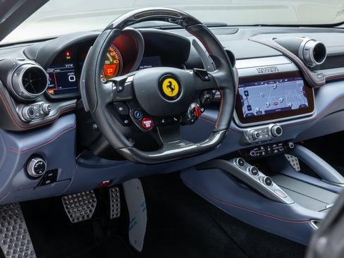 Used 2018 Ferrari GTC4Lusso T image 65