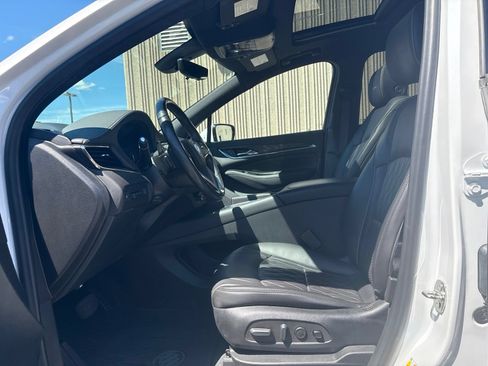 Certified 2023 Buick Enclave Avenir w/ Avenir Technology Package AWD/4WD image 11