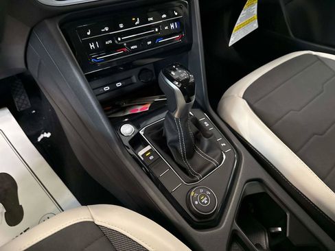 New 2026 Volkswagen Taos SE AWD/4WD image 25