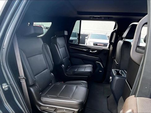 Used 2021 GMC Yukon Denali w/ Denali Premium Package AWD/4WD image 38