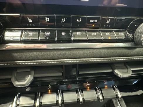 Used 2024 Chevrolet Colorado LT w/ LT Convenience Package II AWD/4WD image 21