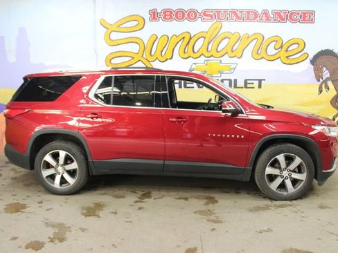 Used 2018 Chevrolet Traverse LT w/ LPO, Floor Liner Package FWD image 1