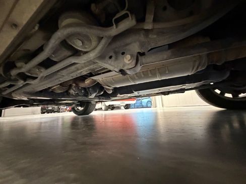 Used 2010 Lexus LX 570 4WD image 36