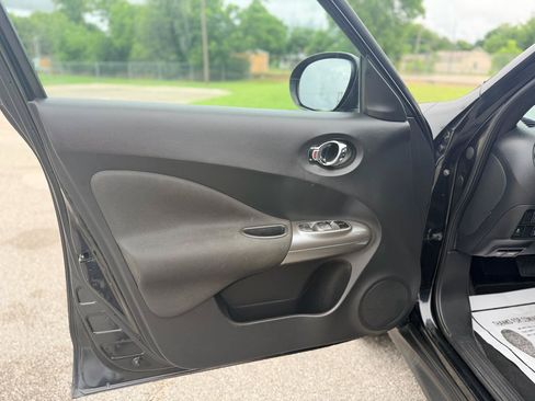 Used 2012 Nissan Juke SV AWD/4WD image 9