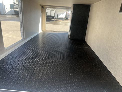 Used 2022 Ford E-450 and Econoline 450 Super Duty w/ Motorhome Prep Package image 20