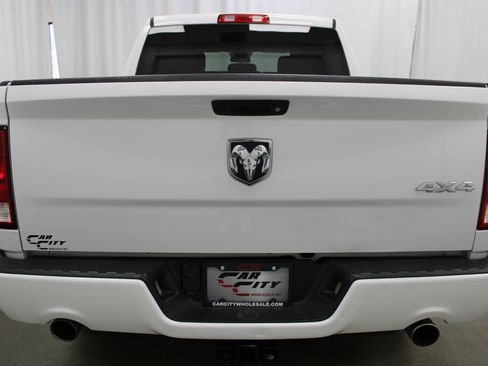 Used 2017 RAM 1500 Express AWD/4WD image 7