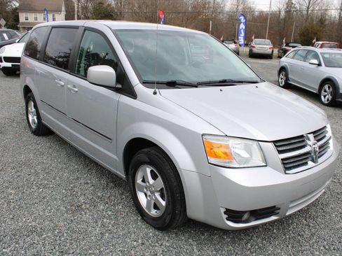 Used 2008 Dodge Grand Caravan SXT image 4