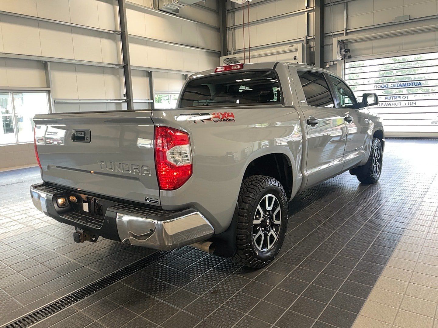 Used 2021 Toyota Tundra 4x4 CrewMax image 13