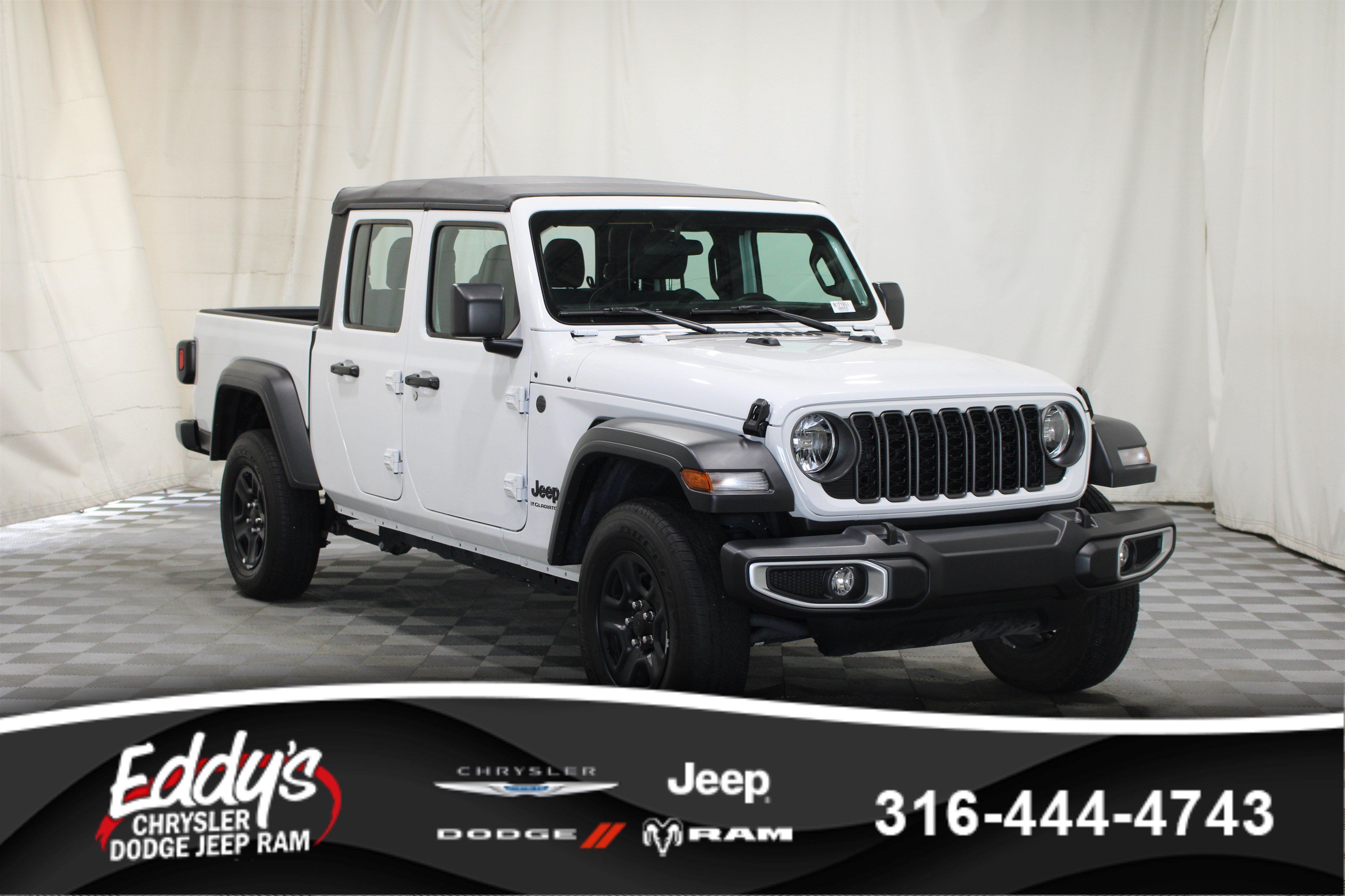 Used 2025 Jeep Gladiator Sport AWD/4WD image 1