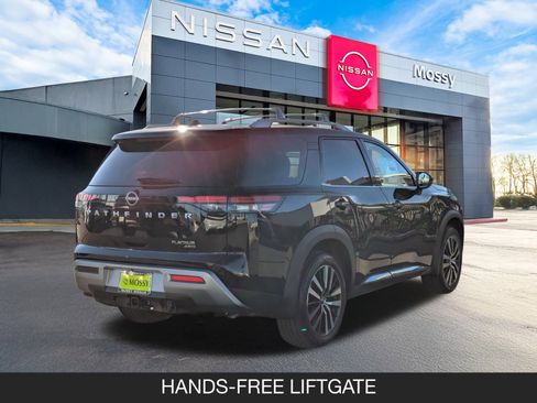 New 2025 Nissan Pathfinder Platinum w/ Cargo Package image 8