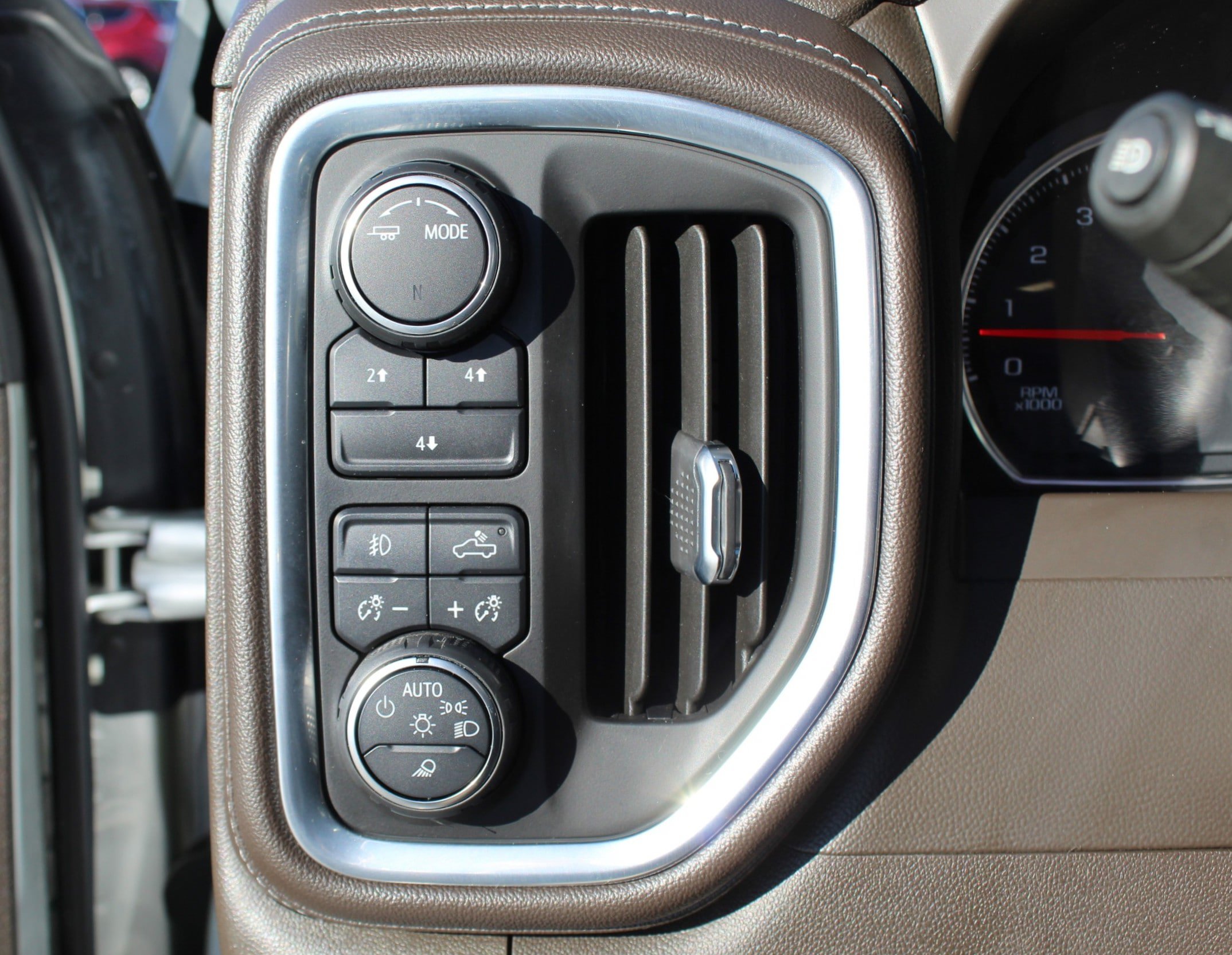 Used 2021 Chevrolet Silverado 2500 LT w/ Convenience Package AWD/4WD image 39