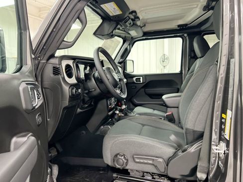 New 2026 Jeep Gladiator Sport image 18