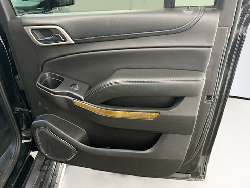 Used 2017 GMC Yukon XL Denali w/ Open Road Package AWD/4WD image 34