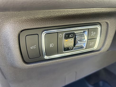 Used 2021 Lincoln Corsair Reserve w/ Equipment Group 201A FWD image 14