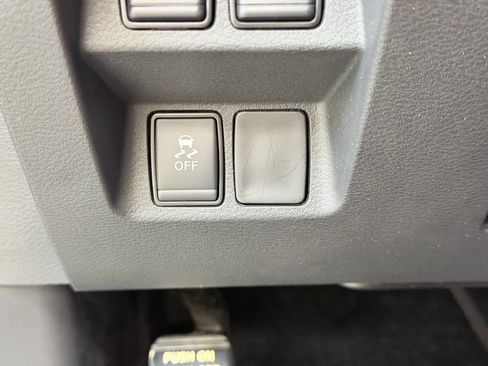 Used 2022 Nissan Frontier SV AWD/4WD image 26