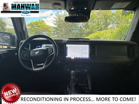Certified 2024 Ford Bronco Outer Banks AWD/4WD image 2