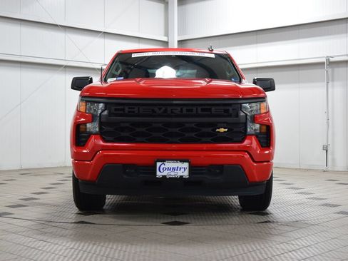 Used 2023 Chevrolet Silverado 1500 Custom AWD/4WD image 2