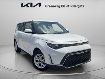 Used 2023 Kia Soul LX w/ Option Group 015