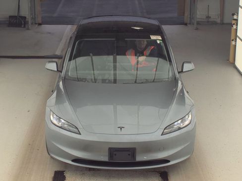 Used 2025 Tesla Model 3 Long Range AWD/4WD image 2