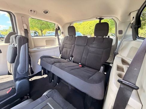 Used 2017 Dodge Grand Caravan SE w/ Power Window Group FWD image 15