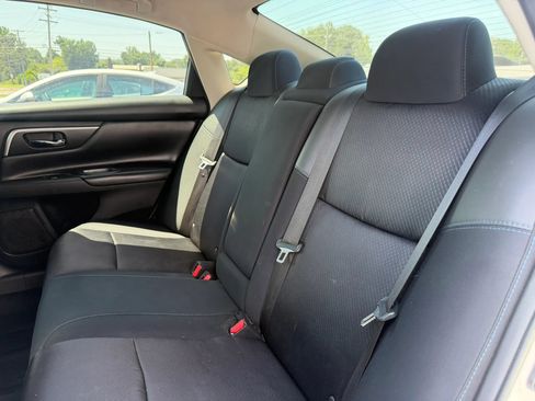 Used 2016 Nissan Altima 2.5 SR FWD image 12