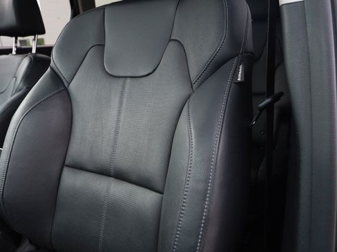 Used 2024 Kia Telluride EX w/ EX Captain's Chair Package FWD image 22