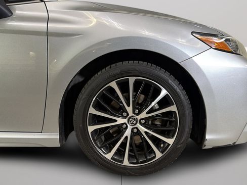 Used 2019 Toyota Camry SE FWD image 36