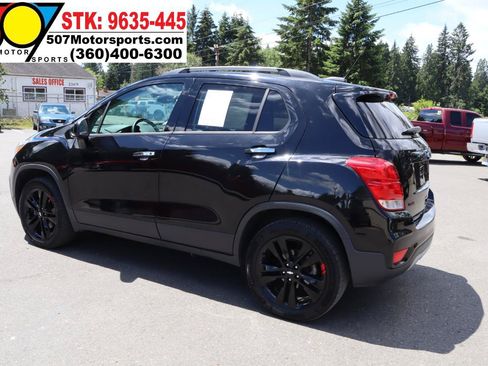 Used 2019 Chevrolet Trax LT w/ Sun & Sound Package AWD/4WD image 7