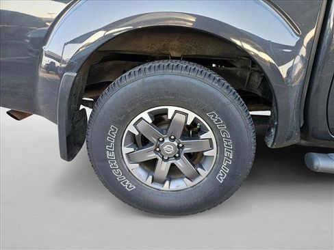Used 2015 Nissan Frontier PRO-4X w/ Pro-4x Luxury Package AWD/4WD image 19